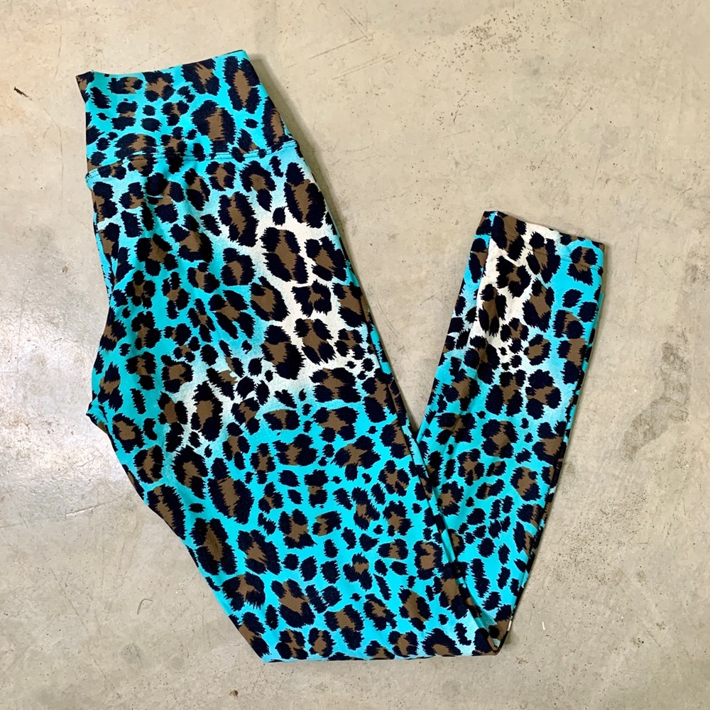 Liquido turquoise leopard print patterned buttery soft leggings